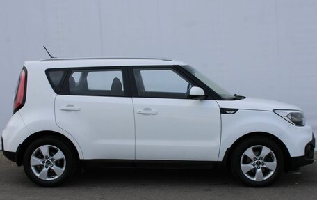 KIA Soul II рестайлинг, 2017 год, 1 345 000 рублей, 9 фотография