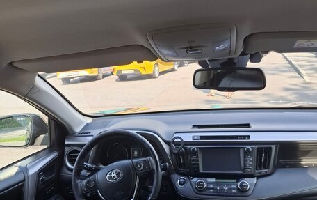 Toyota RAV4, 2017 год, 2 050 000 рублей, 6 фотография
