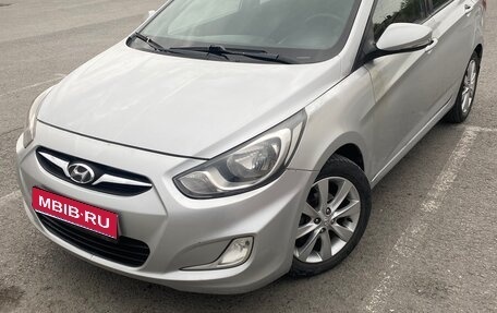 Hyundai Solaris II рестайлинг, 2011 год, 820 000 рублей, 1 фотография