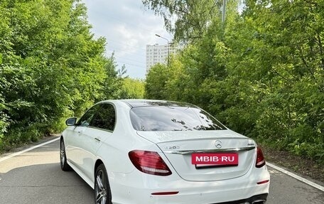 Mercedes-Benz E-Класс, 2017 год, 3 300 000 рублей, 5 фотография