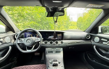 Mercedes-Benz E-Класс, 2017 год, 3 300 000 рублей, 9 фотография