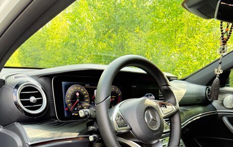 Mercedes-Benz E-Класс, 2017 год, 3 300 000 рублей, 10 фотография