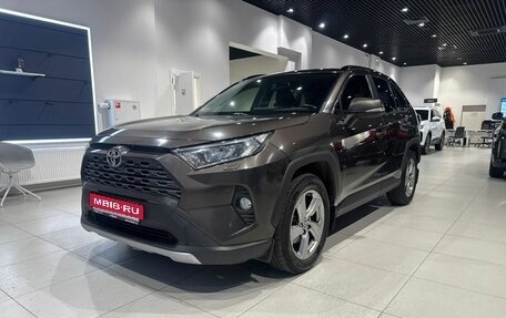 Toyota RAV4, 2021 год, 2 820 000 рублей, 1 фотография