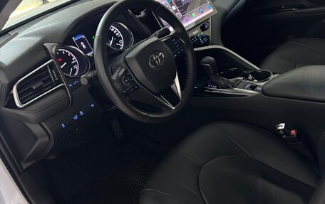 Toyota Camry, 2020 год, 1 800 000 рублей, 5 фотография