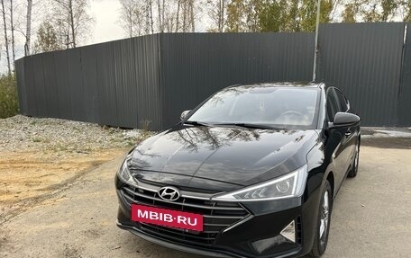 Hyundai Elantra VI рестайлинг, 2019 год, 1 600 000 рублей, 8 фотография