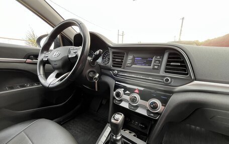 Hyundai Elantra VI рестайлинг, 2019 год, 1 600 000 рублей, 13 фотография