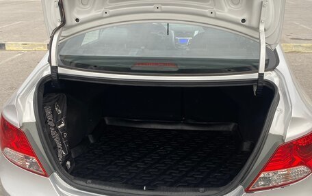 Hyundai Solaris II рестайлинг, 2011 год, 820 000 рублей, 6 фотография
