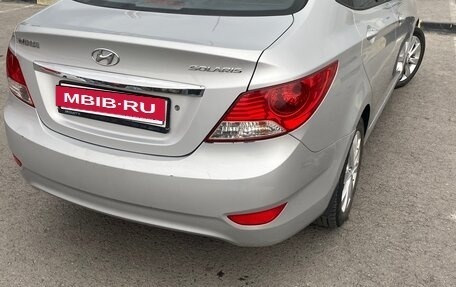Hyundai Solaris II рестайлинг, 2011 год, 820 000 рублей, 3 фотография