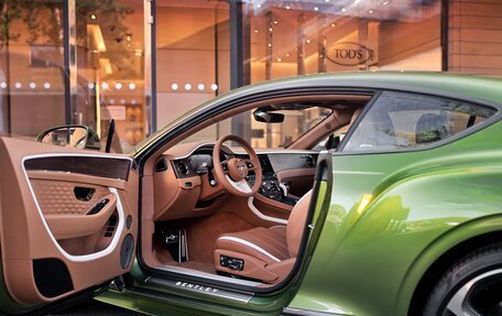 Bentley Continental GT, 2024 год, 61 000 000 рублей, 7 фотография