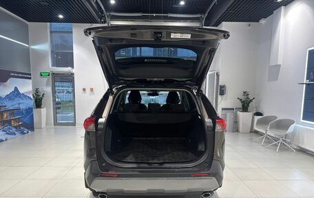 Toyota RAV4, 2021 год, 2 820 000 рублей, 7 фотография