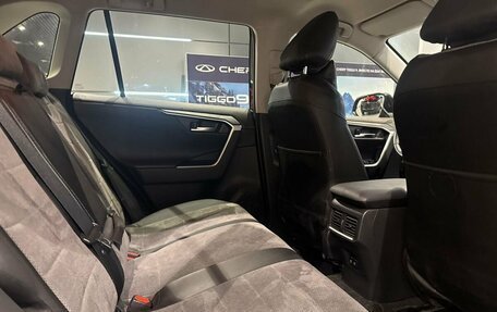 Toyota RAV4, 2021 год, 2 820 000 рублей, 12 фотография