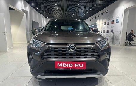 Toyota RAV4, 2021 год, 2 820 000 рублей, 2 фотография