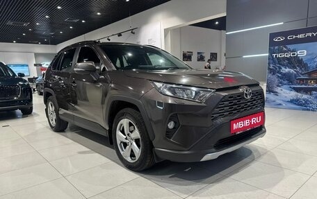 Toyota RAV4, 2021 год, 2 820 000 рублей, 3 фотография