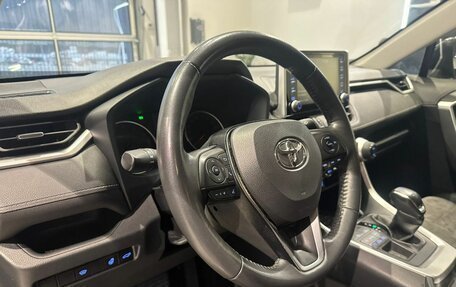 Toyota RAV4, 2021 год, 2 820 000 рублей, 13 фотография