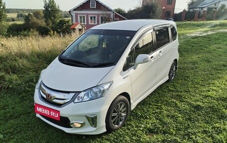 Honda Freed I, 2013 год, 1 300 000 рублей, 2 фотография