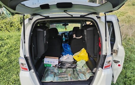 Honda Freed I, 2013 год, 1 300 000 рублей, 12 фотография