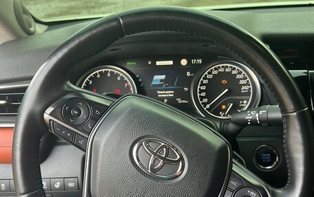 Toyota Camry, 2021 год, 3 810 000 рублей, 18 фотография