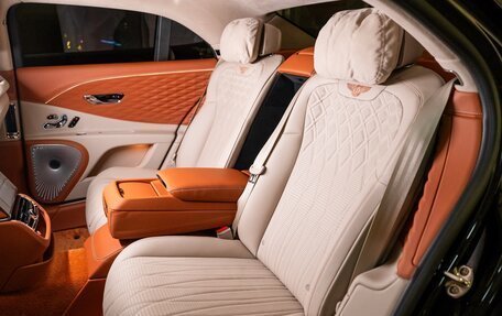Bentley Flying Spur, 2023 год, 27 500 000 рублей, 9 фотография