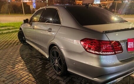 Mercedes-Benz E-Класс, 2013 год, 1 550 000 рублей, 3 фотография
