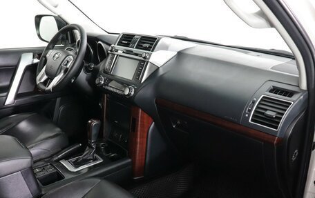 Toyota Land Cruiser Prado 150 рестайлинг 2, 2016 год, 3 790 000 рублей, 10 фотография