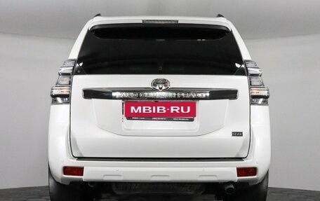 Toyota Land Cruiser Prado 150 рестайлинг 2, 2016 год, 3 790 000 рублей, 6 фотография