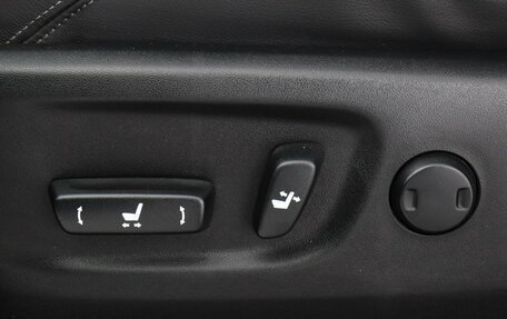Toyota Land Cruiser Prado 150 рестайлинг 2, 2016 год, 3 790 000 рублей, 13 фотография