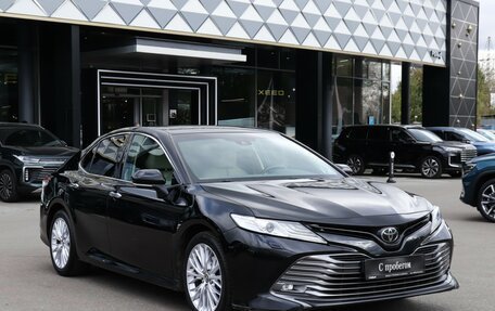Toyota Camry, 2018 год, 2 740 000 рублей, 3 фотография