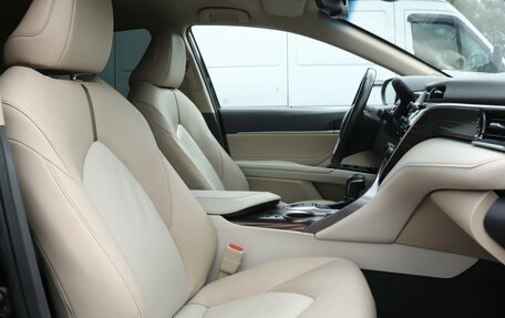 Toyota Camry, 2018 год, 2 740 000 рублей, 13 фотография