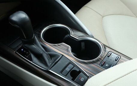 Toyota Camry, 2018 год, 2 740 000 рублей, 19 фотография