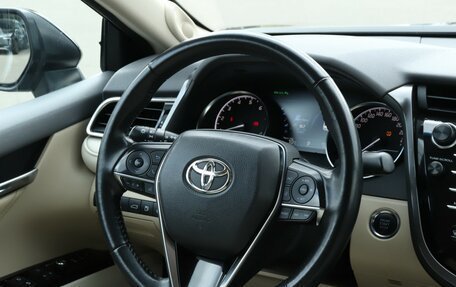 Toyota Camry, 2018 год, 2 740 000 рублей, 16 фотография