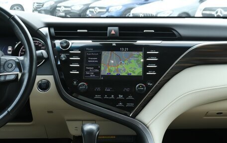 Toyota Camry, 2018 год, 2 740 000 рублей, 15 фотография