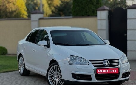 Volkswagen Jetta VI, 2010 год, 830 000 рублей, 1 фотография