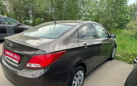 Hyundai Solaris II рестайлинг, 2015 год, 700 000 рублей, 3 фотография