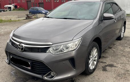 Toyota Camry, 2015 год, 1 890 000 рублей, 2 фотография
