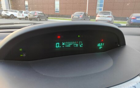 Toyota Yaris III рестайлинг, 2008 год, 800 000 рублей, 8 фотография