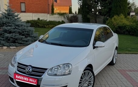 Volkswagen Jetta VI, 2010 год, 830 000 рублей, 6 фотография