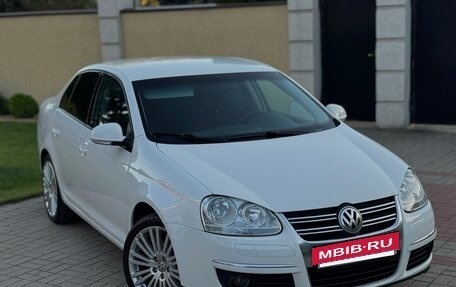 Volkswagen Jetta VI, 2010 год, 830 000 рублей, 2 фотография