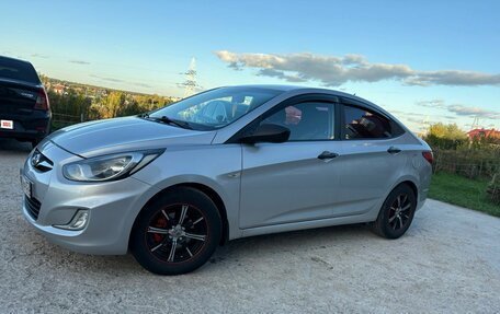Hyundai Solaris II рестайлинг, 2013 год, 700 000 рублей, 3 фотография