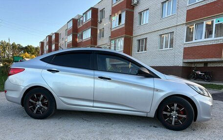 Hyundai Solaris II рестайлинг, 2013 год, 700 000 рублей, 6 фотография