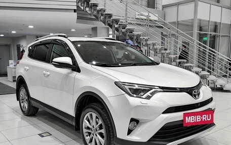 Toyota RAV4, 2015 год, 2 499 000 рублей, 7 фотография