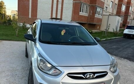 Hyundai Solaris II рестайлинг, 2013 год, 700 000 рублей, 7 фотография