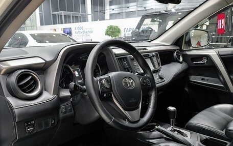 Toyota RAV4, 2015 год, 2 499 000 рублей, 20 фотография
