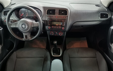 Volkswagen Polo VI (EU Market), 2011 год, 499 000 рублей, 9 фотография