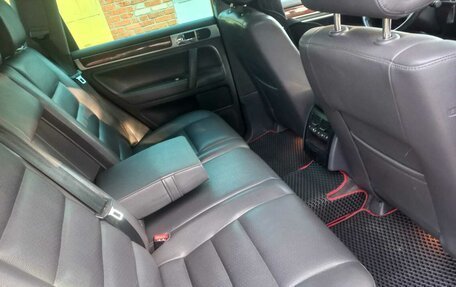 Volkswagen Touareg III, 2004 год, 679 000 рублей, 3 фотография