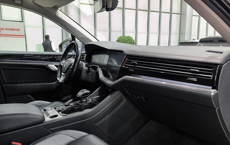 Volkswagen Touareg III, 2019 год, 3 850 000 рублей, 11 фотография