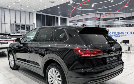 Volkswagen Touareg III, 2019 год, 3 850 000 рублей, 7 фотография