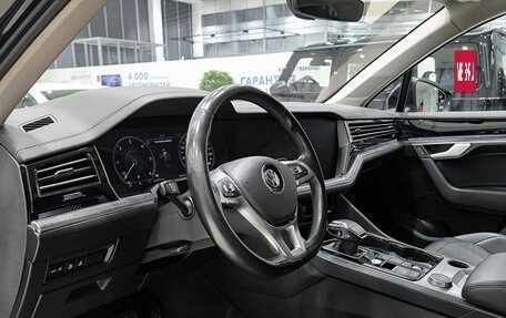 Volkswagen Touareg III, 2019 год, 3 850 000 рублей, 16 фотография