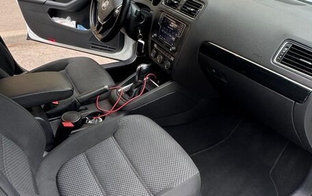 Volkswagen Jetta VI, 2017 год, 1 390 000 рублей, 7 фотография
