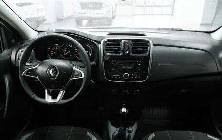 Renault Logan II, 2020 год, 800 000 рублей, 12 фотография