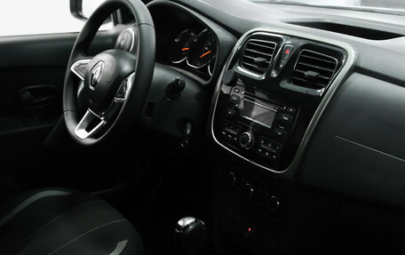 Renault Logan II, 2020 год, 800 000 рублей, 11 фотография